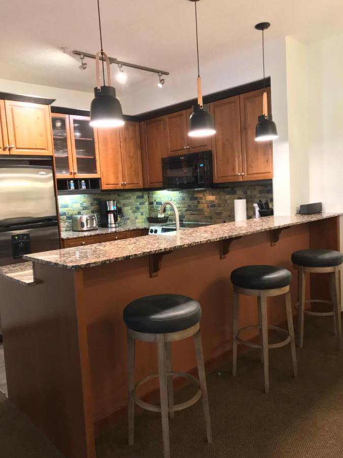 Luxurious & Spacious Mountain Retreat Apartment Canmore